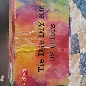 Tie dye kit